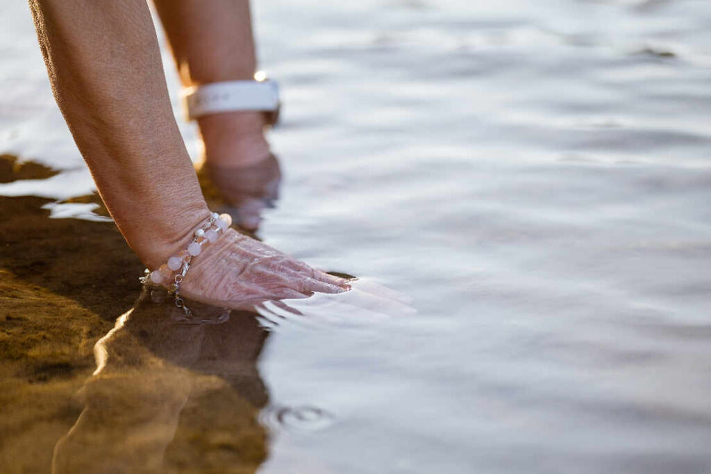 Hände im Wasser